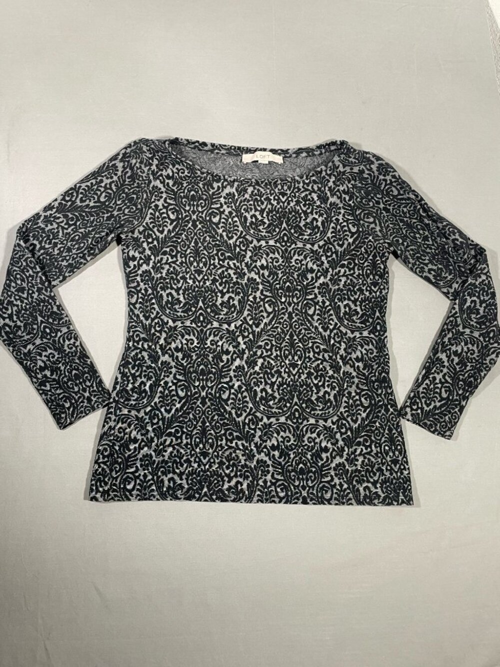 LOFT Women’s Black & Gray Damask Print Long Sleeve Boat Neck Top